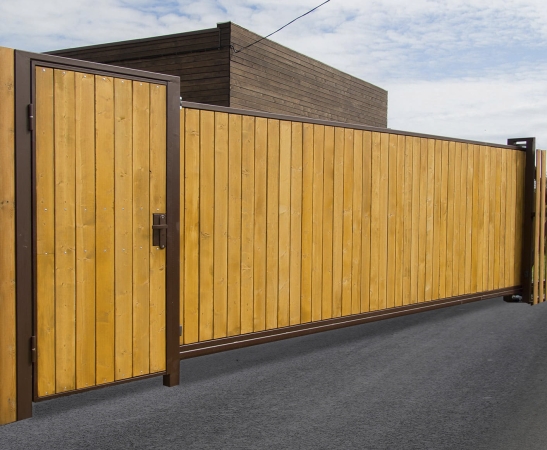 Деревянные ворота в Лабинске